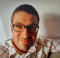 Une photo d’un participant qui veut faire connaissance et se marier