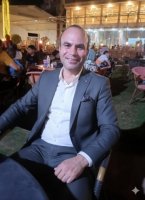 A picture of a participant who wants to get to know each other and get married