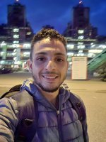 Une photo d’un participant qui veut faire connaissance et se marier