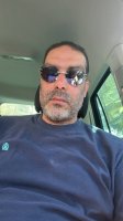Une photo d’un participant qui veut faire connaissance et se marier