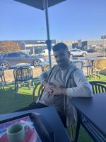 Une photo d’un participant qui veut faire connaissance et se marier