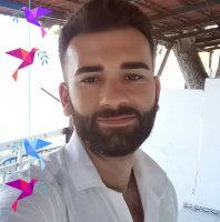 Une photo d’un participant qui veut faire connaissance et se marier