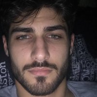 Une photo d’un participant qui veut faire connaissance et se marier