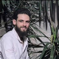Une photo d’un participant qui veut faire connaissance et se marier