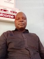 Une photo d’un participant qui veut faire connaissance et se marier