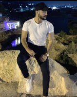 Une photo d’un participant qui veut faire connaissance et se marier